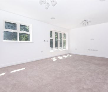 4 bedroom terraced house to rent - Photo 1