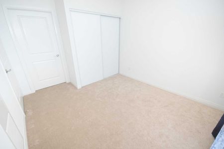 For Lease - 30 Meadowglen Place Unit# 813, Toronto, Ontario - Photo 3