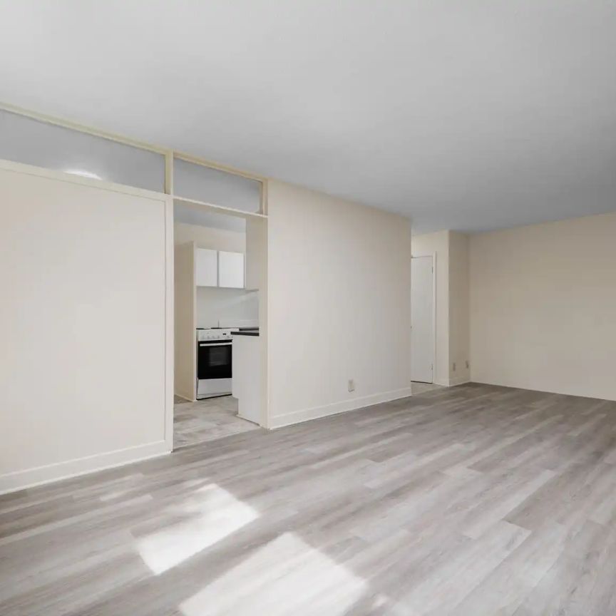 Parkwood Hills Residences — 2 Bedroom - Walk-Up - Photo 1