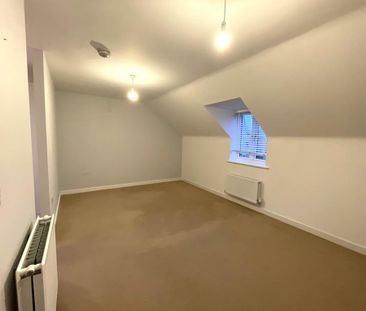 1 bedroom coach house to rent - Photo 2