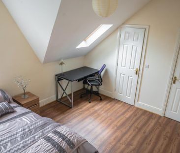 7 bedroom townhouse to rent - Photo 6