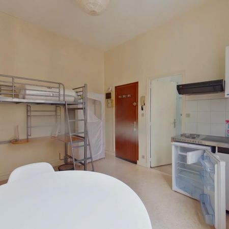 Location Appartement 1 pièce 15m² POITIERS 86000 - Photo 4