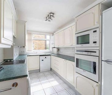 Ferndown, South Woodford, E18 - Photo 6