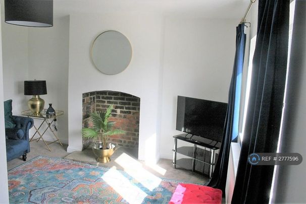 4 bedroom detached house to rent - Photo 1