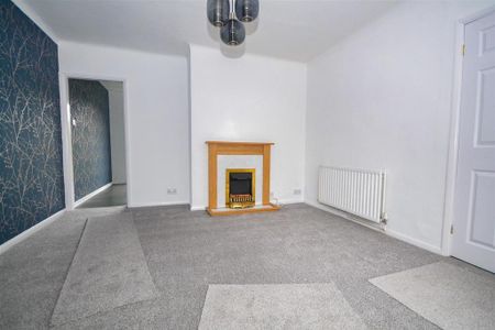 3 bedroom semi-detached house to rent - Photo 2