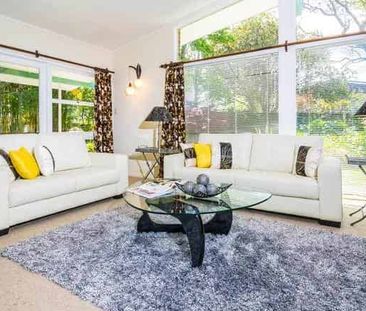 3 bedroom 1 bathroom - Photo 2