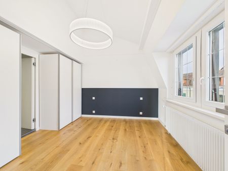 Duplex lumineux et rénové avec vue sur le lac dans la région de Nyon - Photo 3