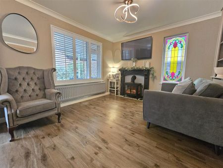 4 bedroom detached house to rent - Photo 5