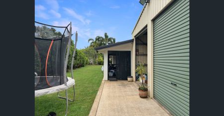 Beautiful Family Home with Large Shed and Pool - Photo 2