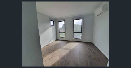 Extra large Luxury 3 Bedroom Townhouse - Photo 5