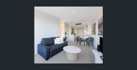 Fully Serviced Apartment living close to Universities, Hospital and few minute tram ride to Melbourne CBD - Photo 4