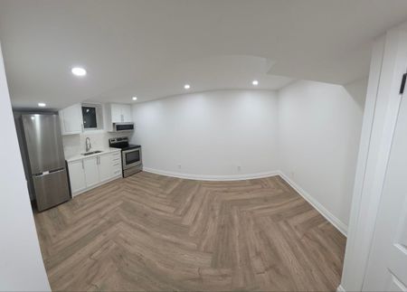 For Lease - 1 Huron Court, Aurora, Ontario - Photo 5