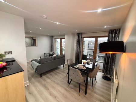 2 bedroom flat to rent - Photo 2