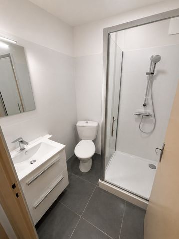 Location Appartement 2 pièces 37m² RODEZ 12000 - Photo 2
