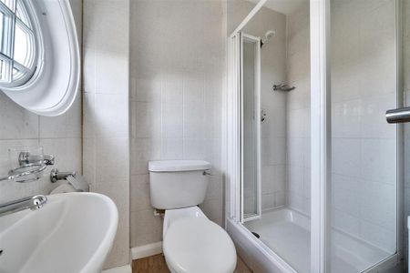 6 bedroom semi-detached house to rent - Photo 5