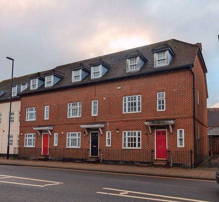 6 bedroom terraced house to rent - Photo 1