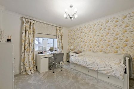 5 bedroom detached house to rent - Photo 4