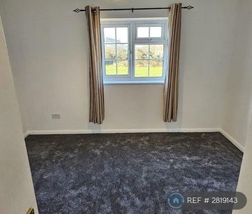 2 bedroom semi-detached house to rent - Photo 2