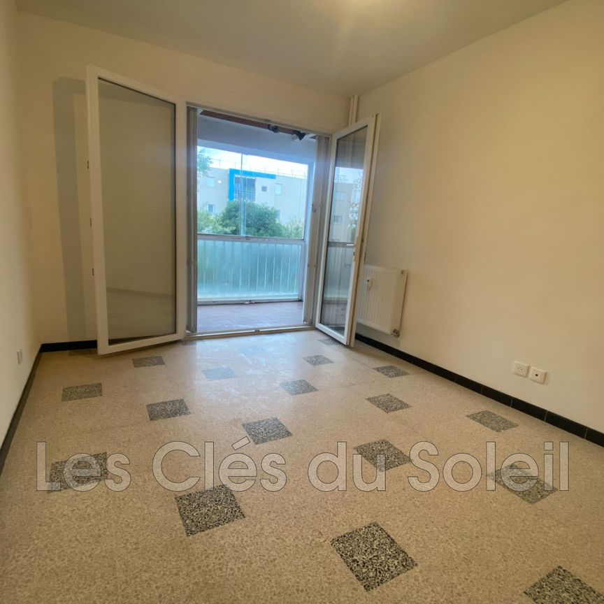 Location Appartement 5 pièces 82m² HYERES 83400 - Photo 1