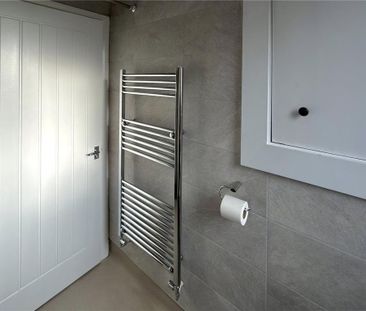 2 bedroom end of terrace house to rent - Photo 5