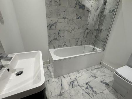 2 bedroom flat to rent - Photo 4