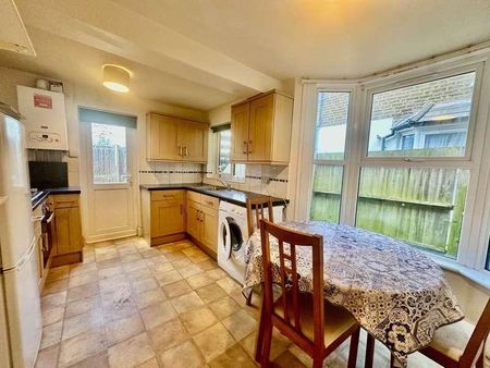 Brampton Park Road, Wood Green, N22 - Photo 3