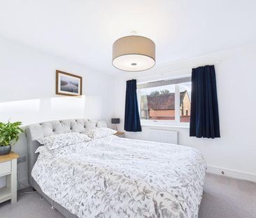 3 bedroom detached house to rent - Photo 4