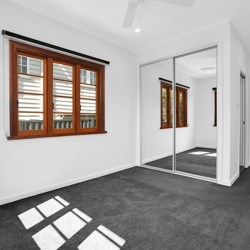 Room for Everyone with all the extras, inc. Garden Maintenance - Photo 1