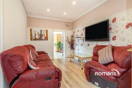 1 bedroom in a house share to rent - Photo 4