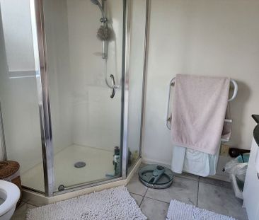 Spacious 4BR Home in Flat Bush - Photo 1