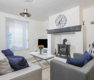 2 bedroom terraced house to rent - Photo 1