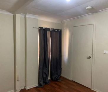 SIMPLE LIVING - Photo 4
