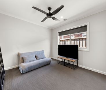 2 Hampstead Street, Pakenham VIC 3810 - House For Rent | Domain - Photo 1