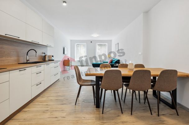 Pronájem bytu 3+kk 121 m² - Fotografie 1