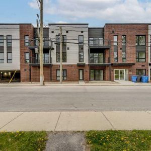 3 1/2 ou 4 1/2 avec Électroménagers et wifi inclus - Stationnement couvert. 1er juillet ! - Photo 2