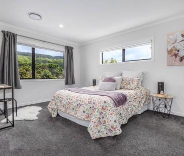 Modern 4BR Family Home in Tawa - Photo 1