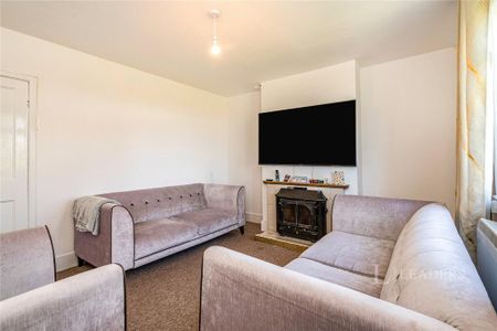 3 bedroom semi-detached house to rent - Photo 2