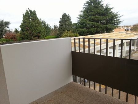 Location Appartement 2 pièces 41m² LA ROCHE SUR YON 85000 - Photo 5