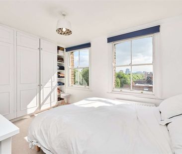 A fantastic bright third floor apartment to rent on Elgin Avenue mo... - Photo 5