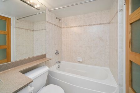 For Lease - 219 Fort York Boulevard Unit# 410, Toronto, Ontario - Photo 2