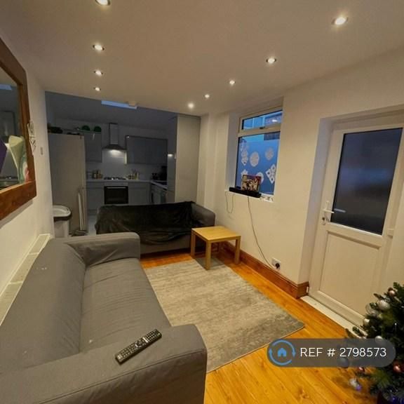 5 bedroom terraced house to rent - Photo 1