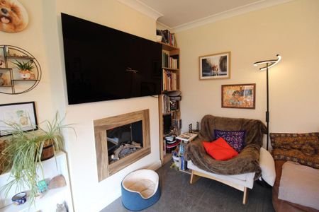 3 bedroom detached bungalow to rent - Photo 2