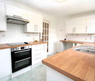 3 bedroom detached house to rent - Photo 4