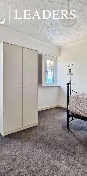 Spencer Walk, Tilbury, RM18 - Photo 1