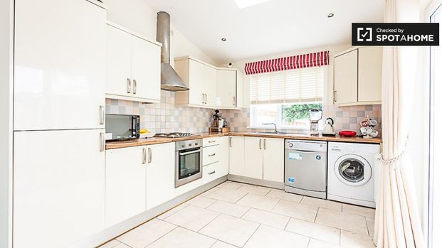 Room for rent in sweet 3-bedroom house, Melrose Park, Dublin - Photo 1