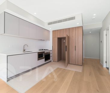 "Modern 1-Bedroom Apartment in Westmead's Premier Highline Tower" - Photo 6