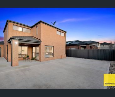 A Signature Lifestyle Awaits: Premium Residence with Private Amenities - Photo 2