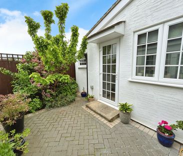 Flat to rent - Brome Road, London, SE9 - Photo 3