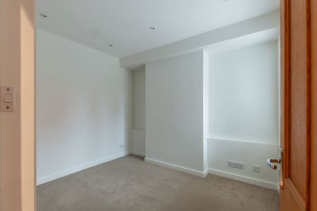 1 Bedroom - Photo 2