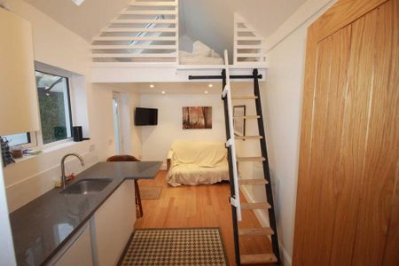 Detached house to rent - Photo 2